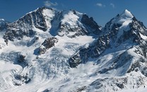 雪落山西蘆芽山懸空村